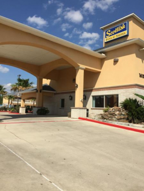 Отель Scottish Inn & Suites Houston  Хьюстон